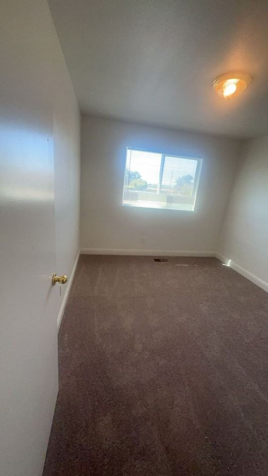 133 Pyramid Ct - Photo 7 of 9