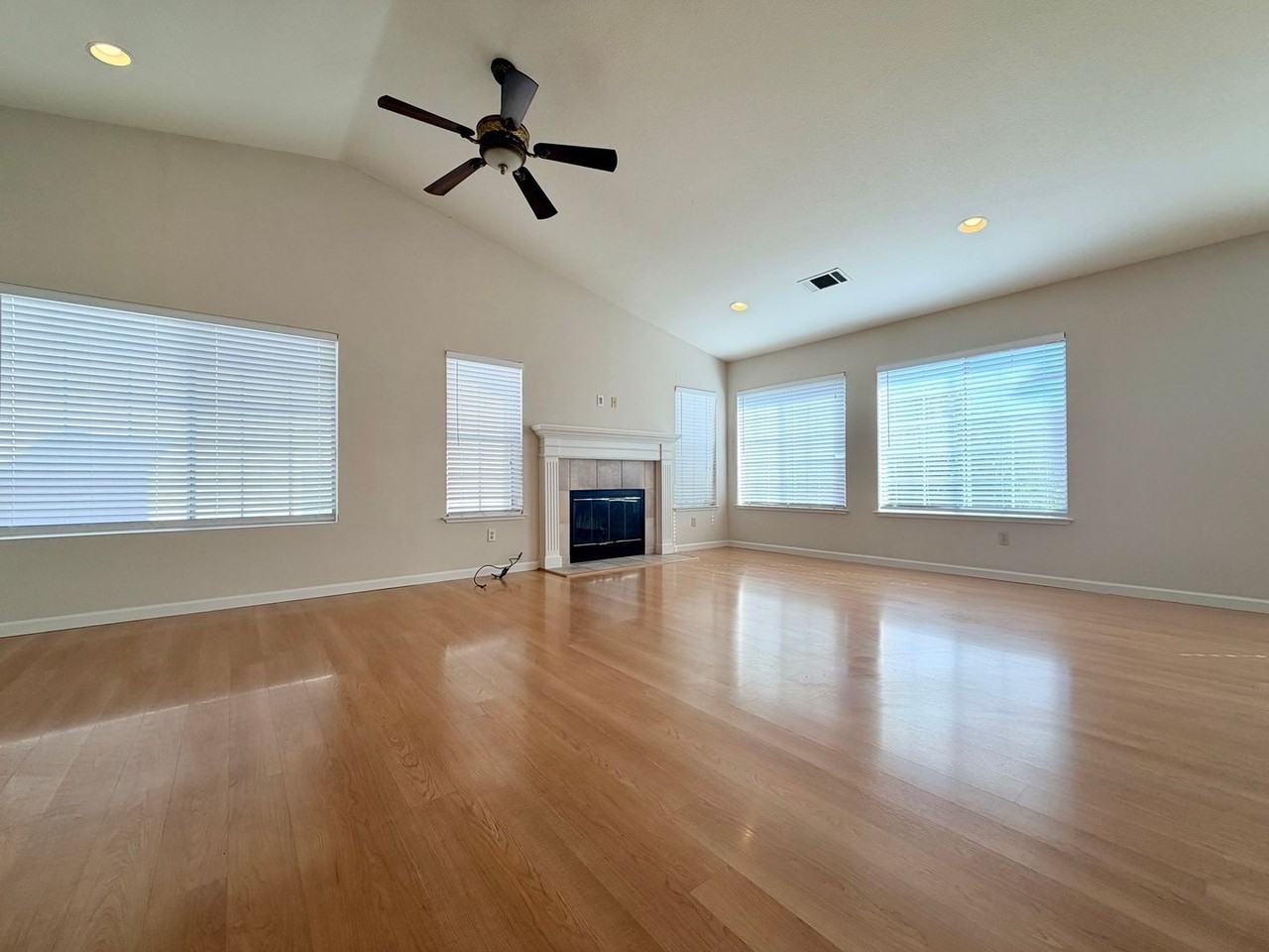 504 Westaire Blvd - Photo 3 of 23