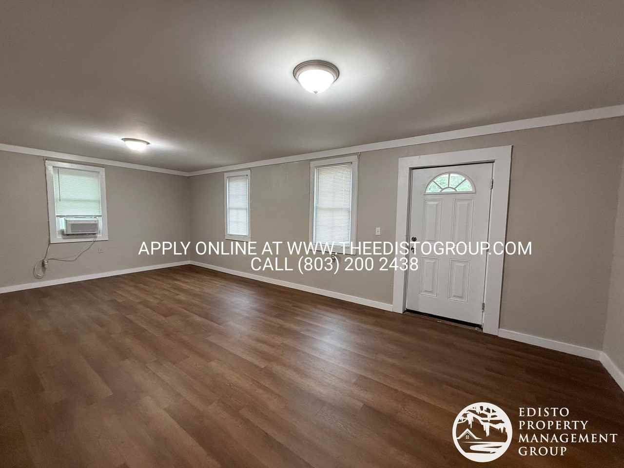 216 Hudson Rd - Photo 2 of 9