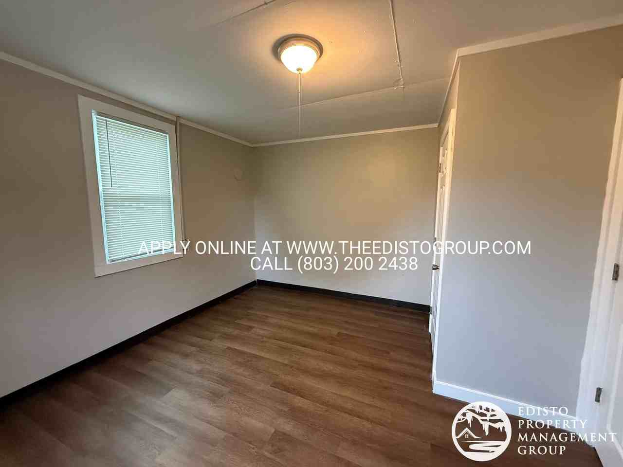 216 Hudson Rd - Photo 3 of 9