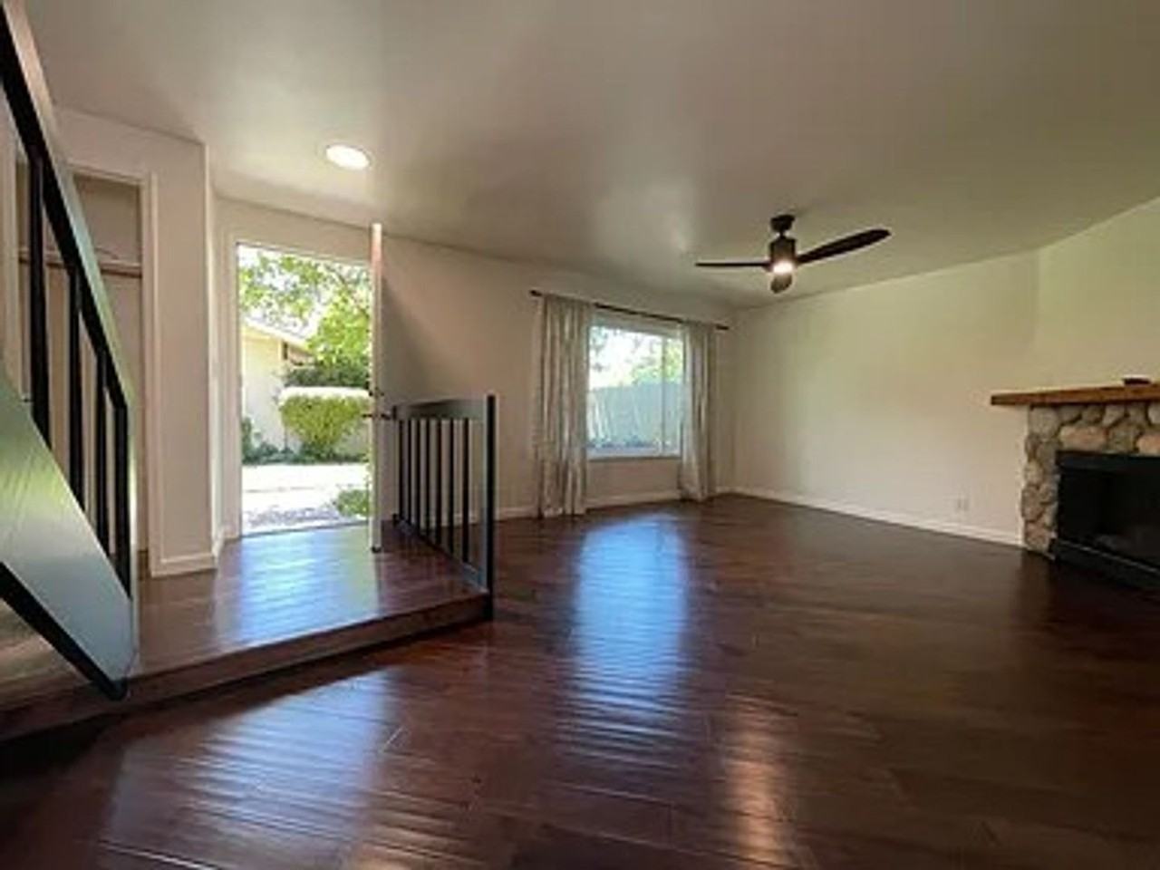 30 Saw Mill Ct - Photo 2 of 16