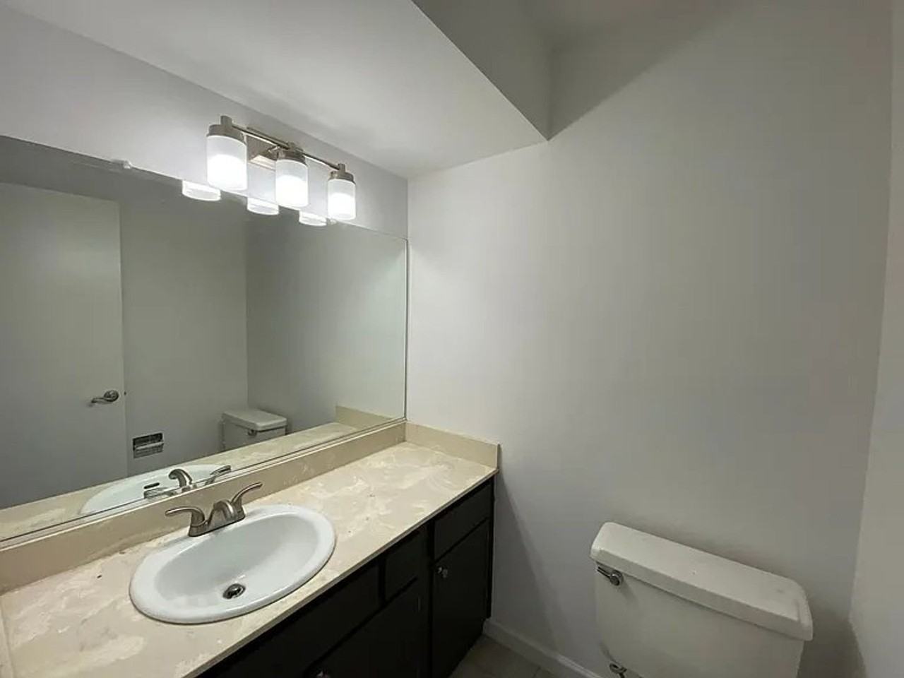 30 Saw Mill Ct - Photo 5 of 16