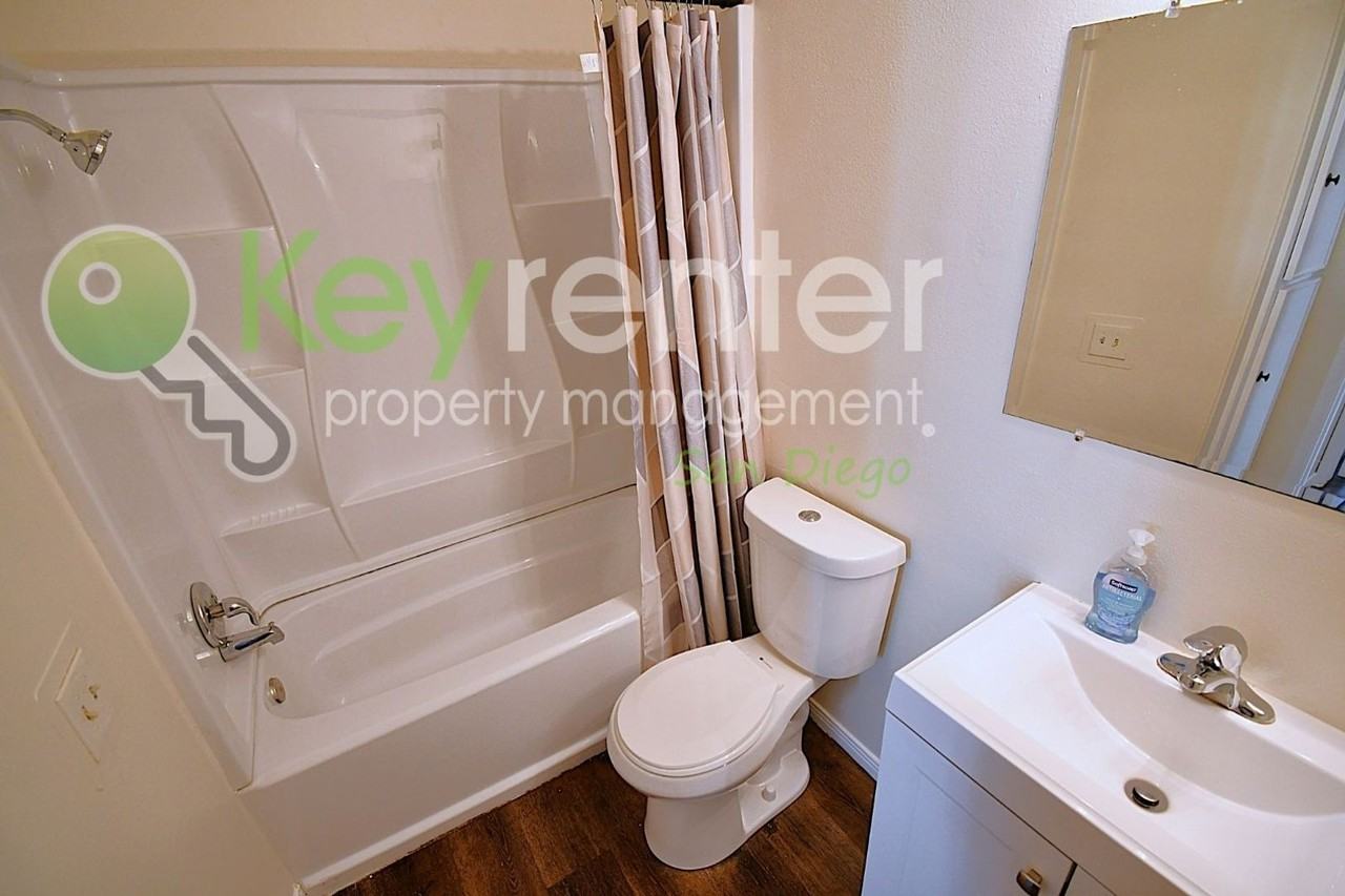 3549 Castle Glen Dr - Photo 3 of 15