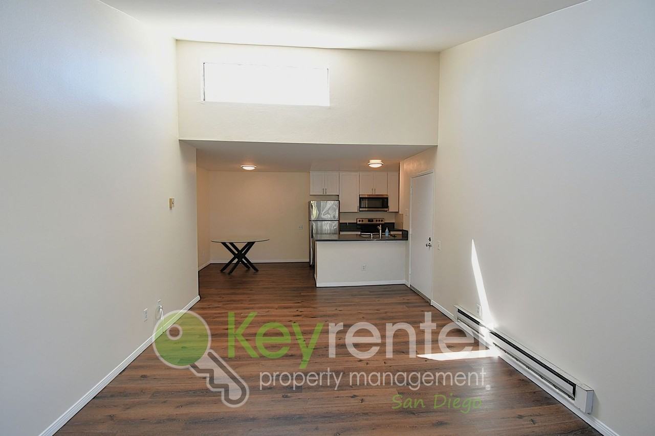 3549 Castle Glen Dr - Photo 4 of 15