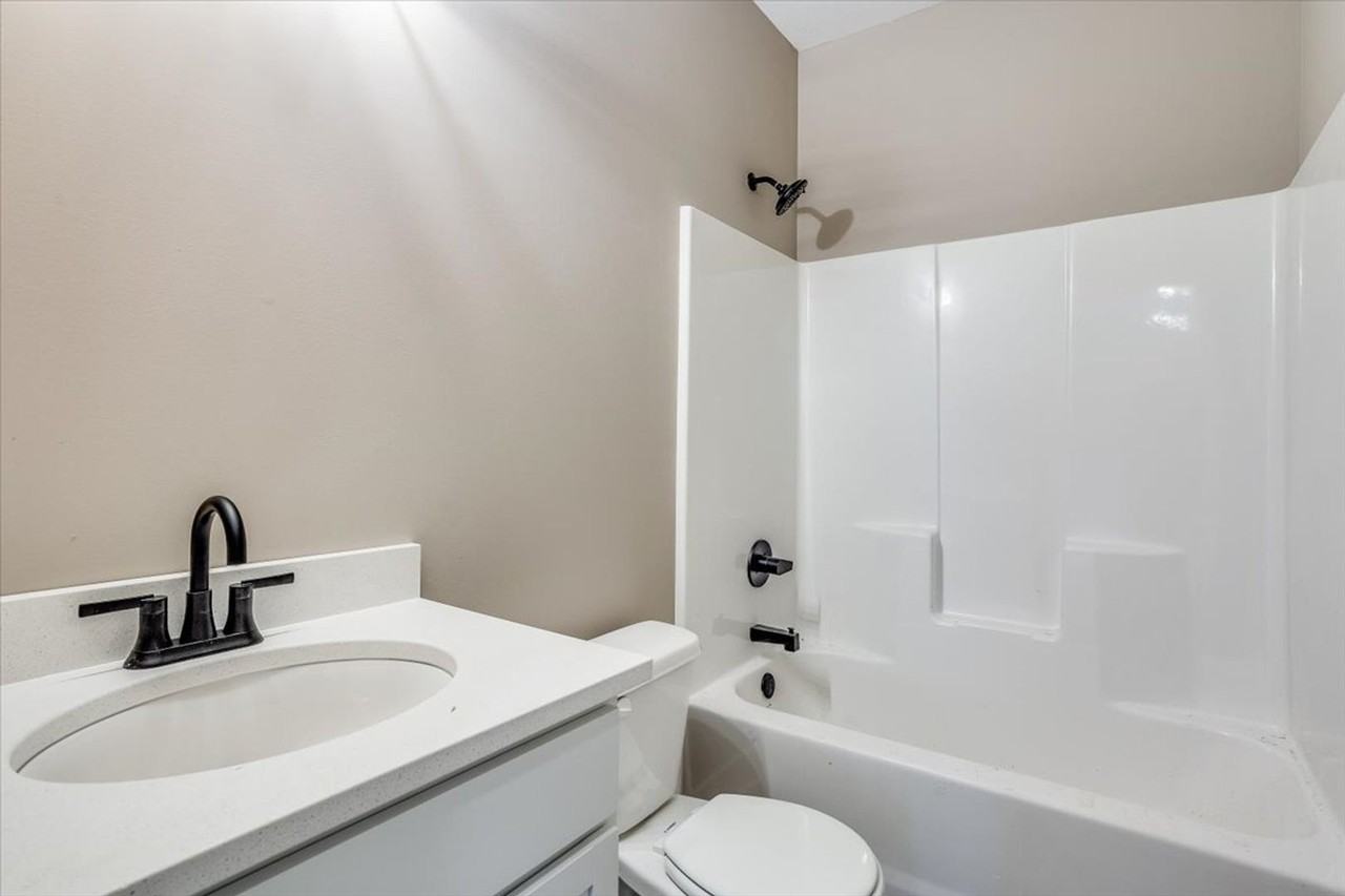 12836 W Wheatland St - Photo 6 of 14