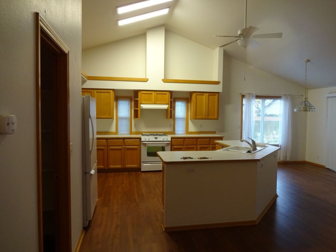 4477 Spring Meadow Ave - Photo 4 of 13