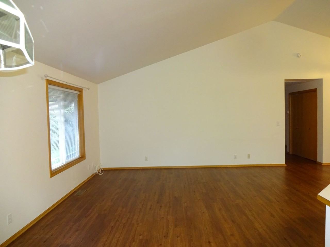4477 Spring Meadow Ave - Photo 5 of 13