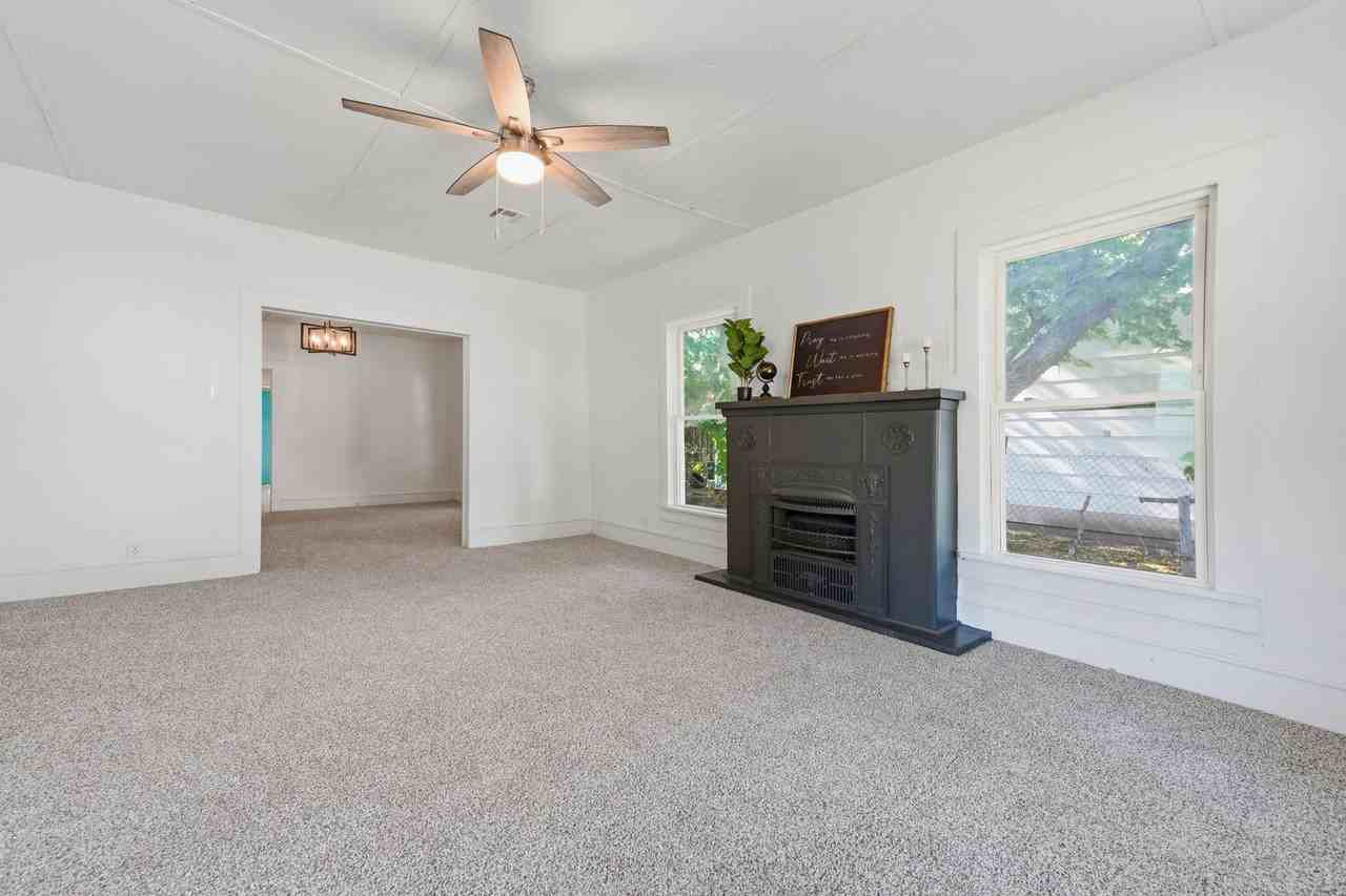 311 F St Ne - Photo 5 of 25