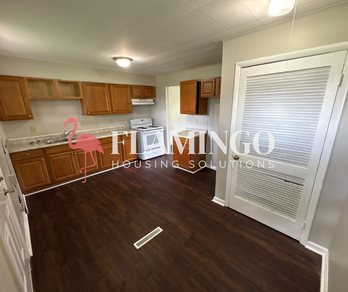 3944 Nicholas Rd - Photo 3 of 13