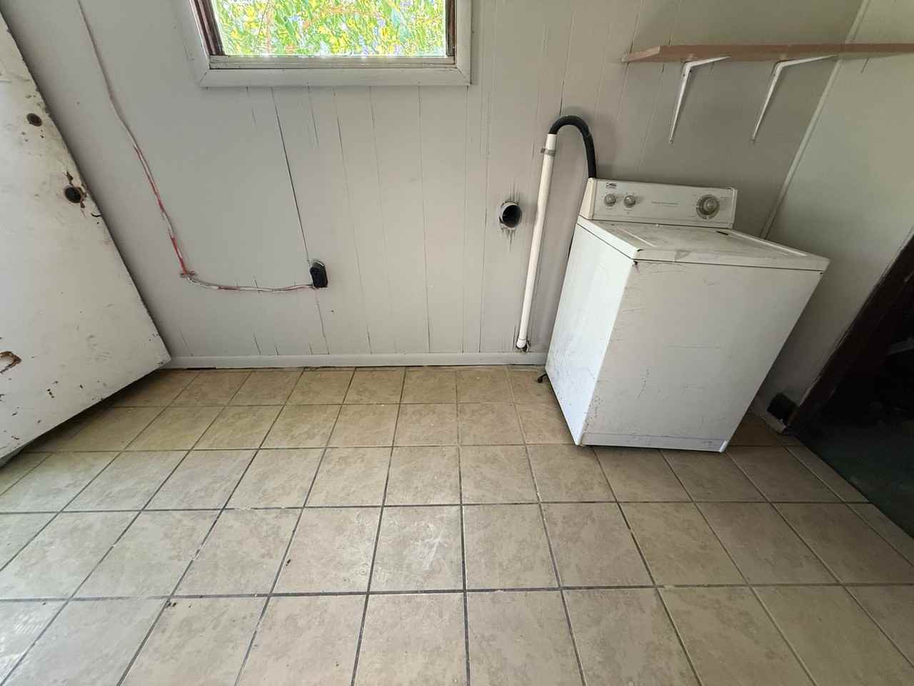 101E 1st Ave - Photo 5 of 10