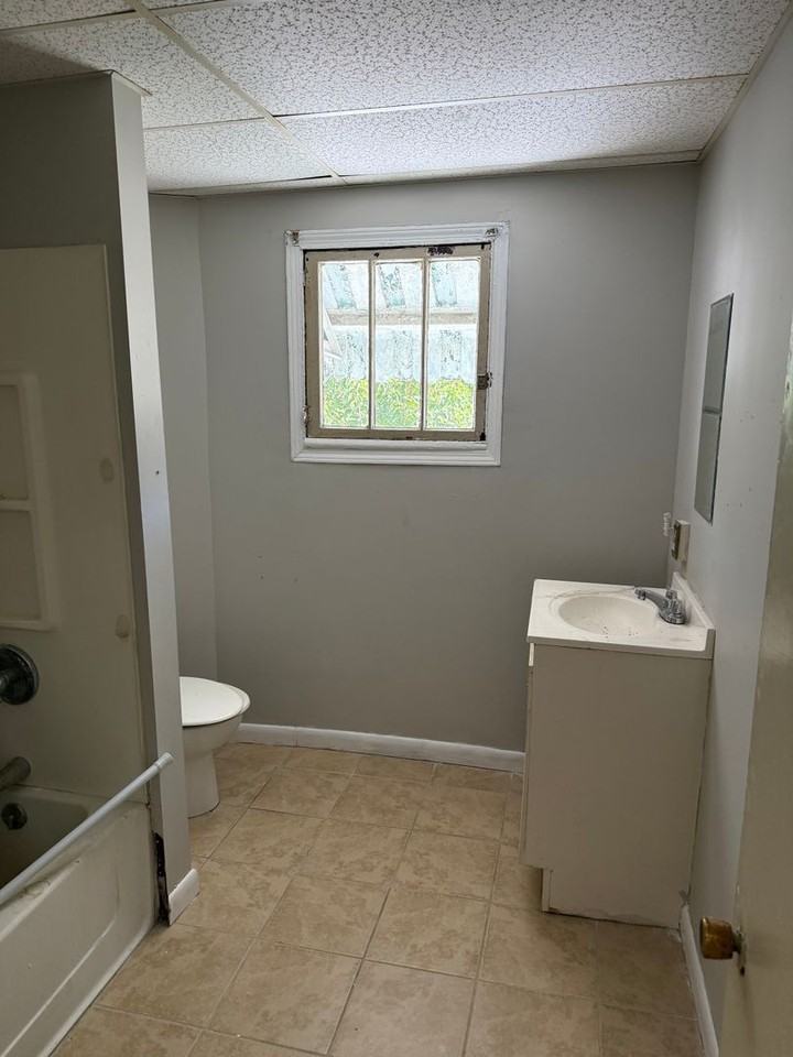 101E 1st Ave - Photo 7 of 10