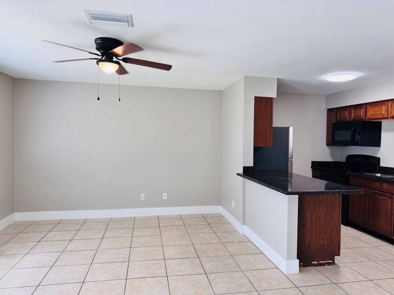 2114 Sw 7th Pl - Photo 3 of 27
