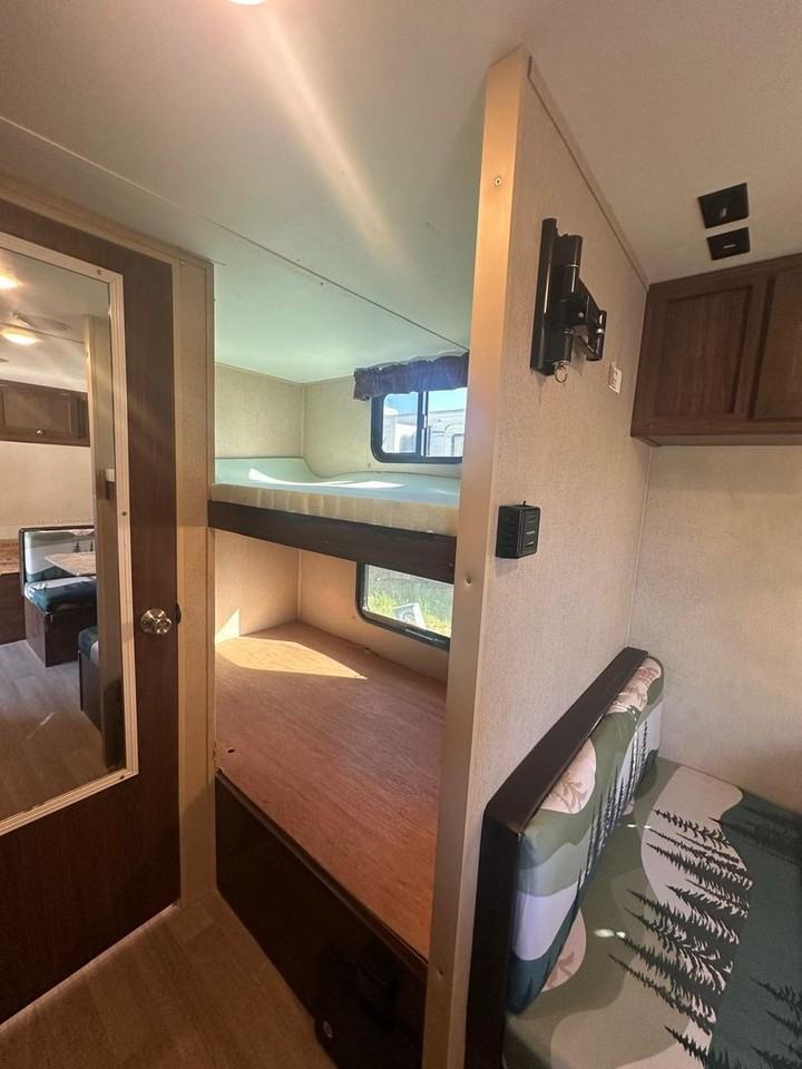 RV-25 #25 - Photo 5 of 7