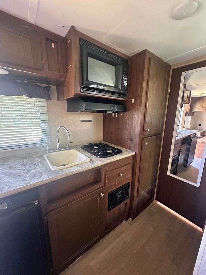 RV-25 #25 - Photo 6 of 7