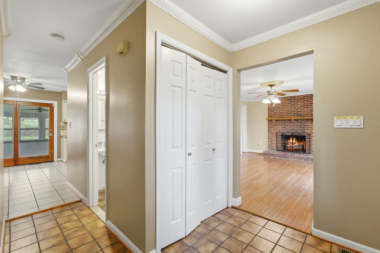 3502 Old Jones Rd - Photo 4 of 50