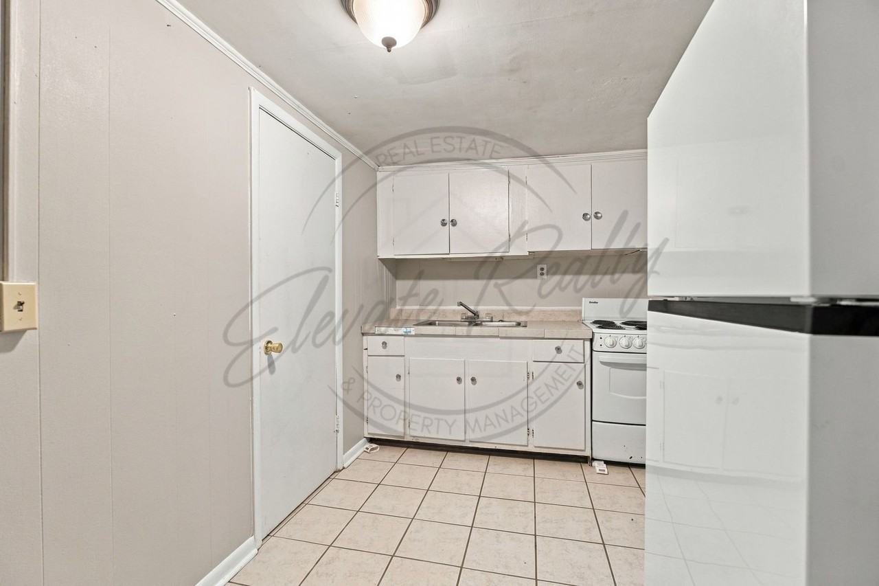 114 E 17th St #1B - Photo 5 of 17