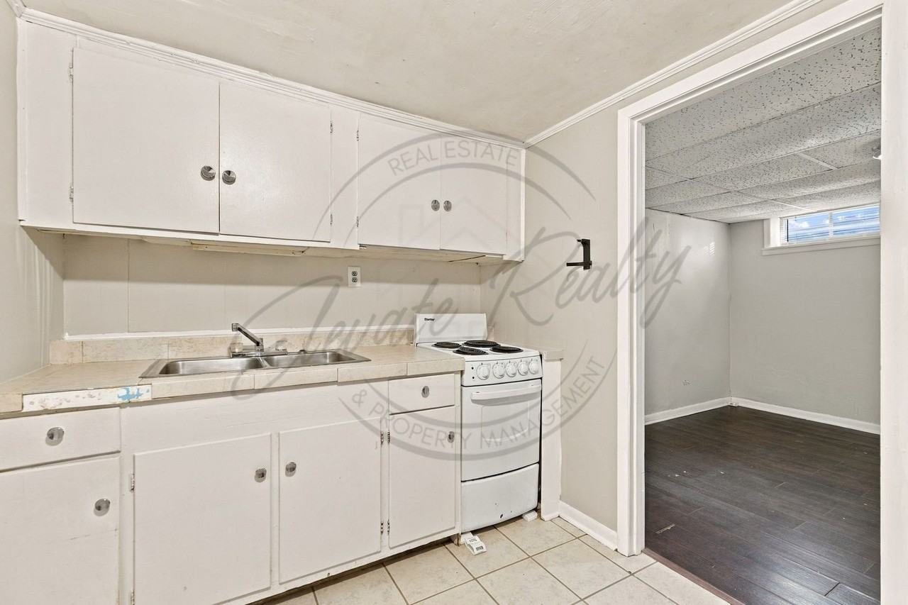 114 E 17th St #1B - Photo 6 of 17