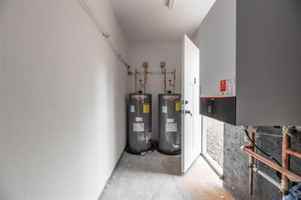 featured image of 13 Pine St