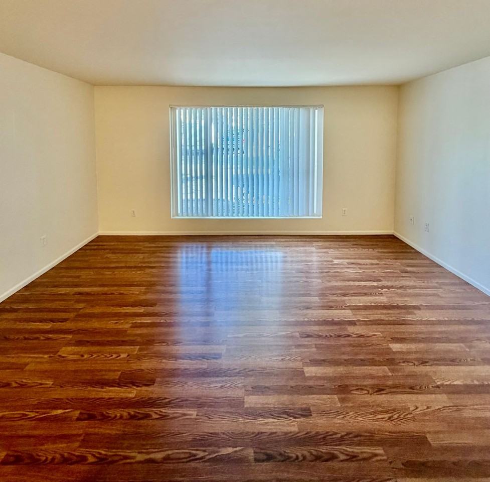11012 Ne 68th St #510 - Photo 3 of 14