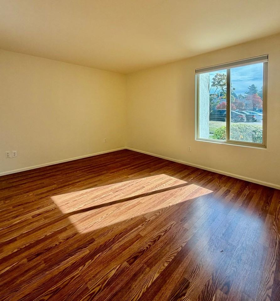 11012 Ne 68th St #510 - Photo 7 of 14