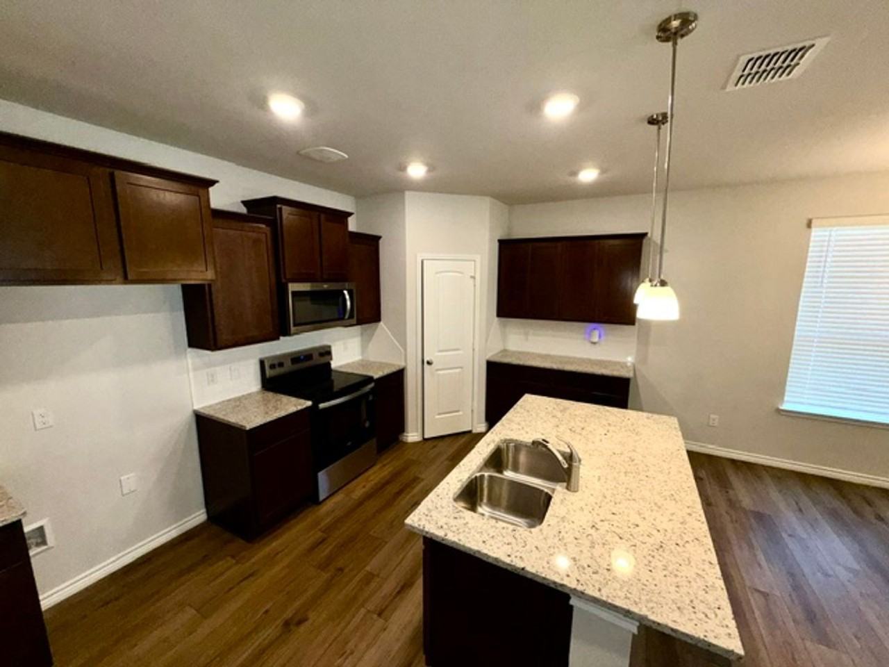 10607 Chesson Flats Dr - Photo 5 of 20