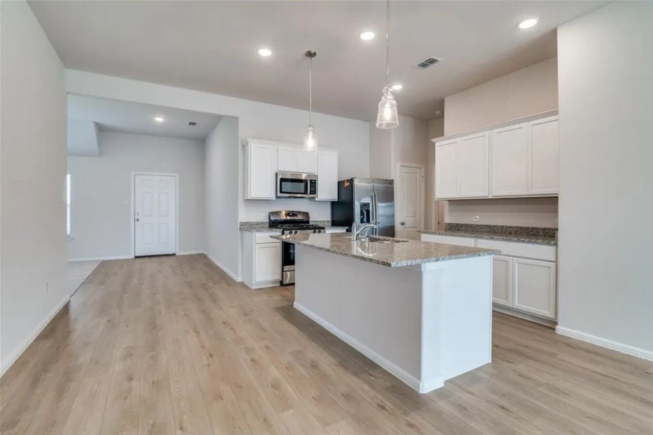 213 Corcovado Ave - Photo 2 of 25