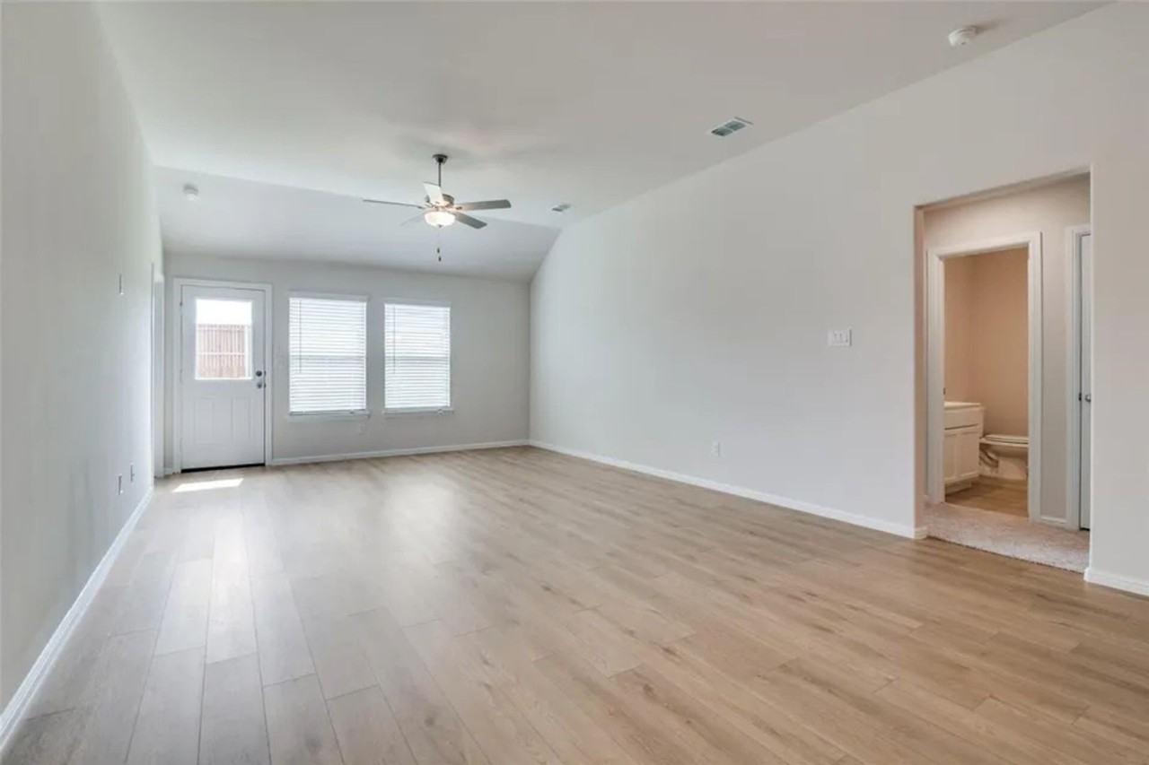 213 Corcovado Ave - Photo 7 of 25