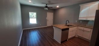 512 N Oak St - Photo 1 of 1