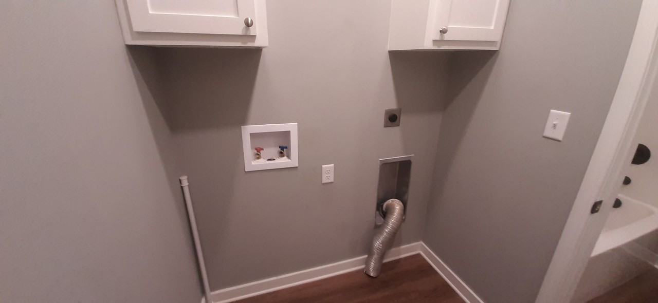 512 N Oak St - Photo 4 of 11