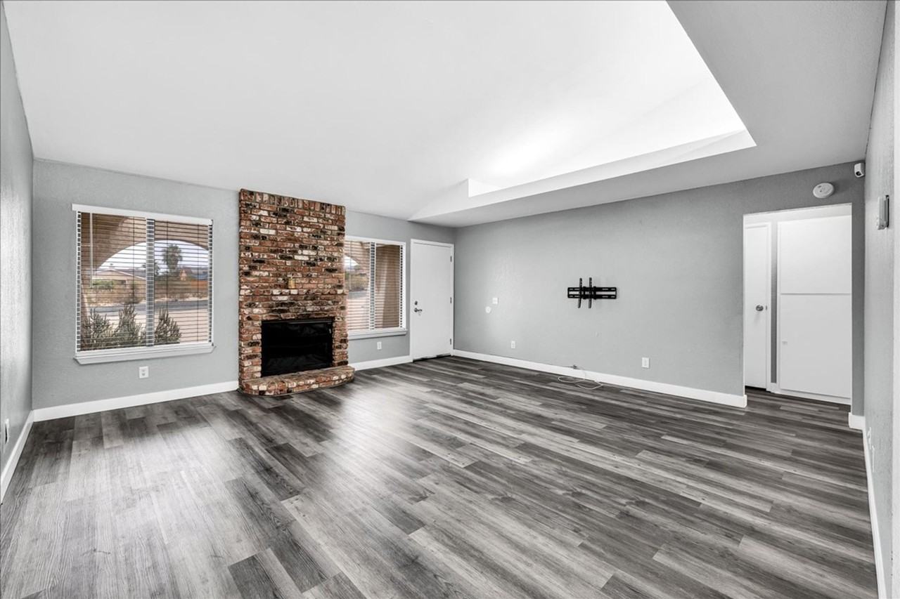 6776 Quail Spring Ave - Photo 2 of 28