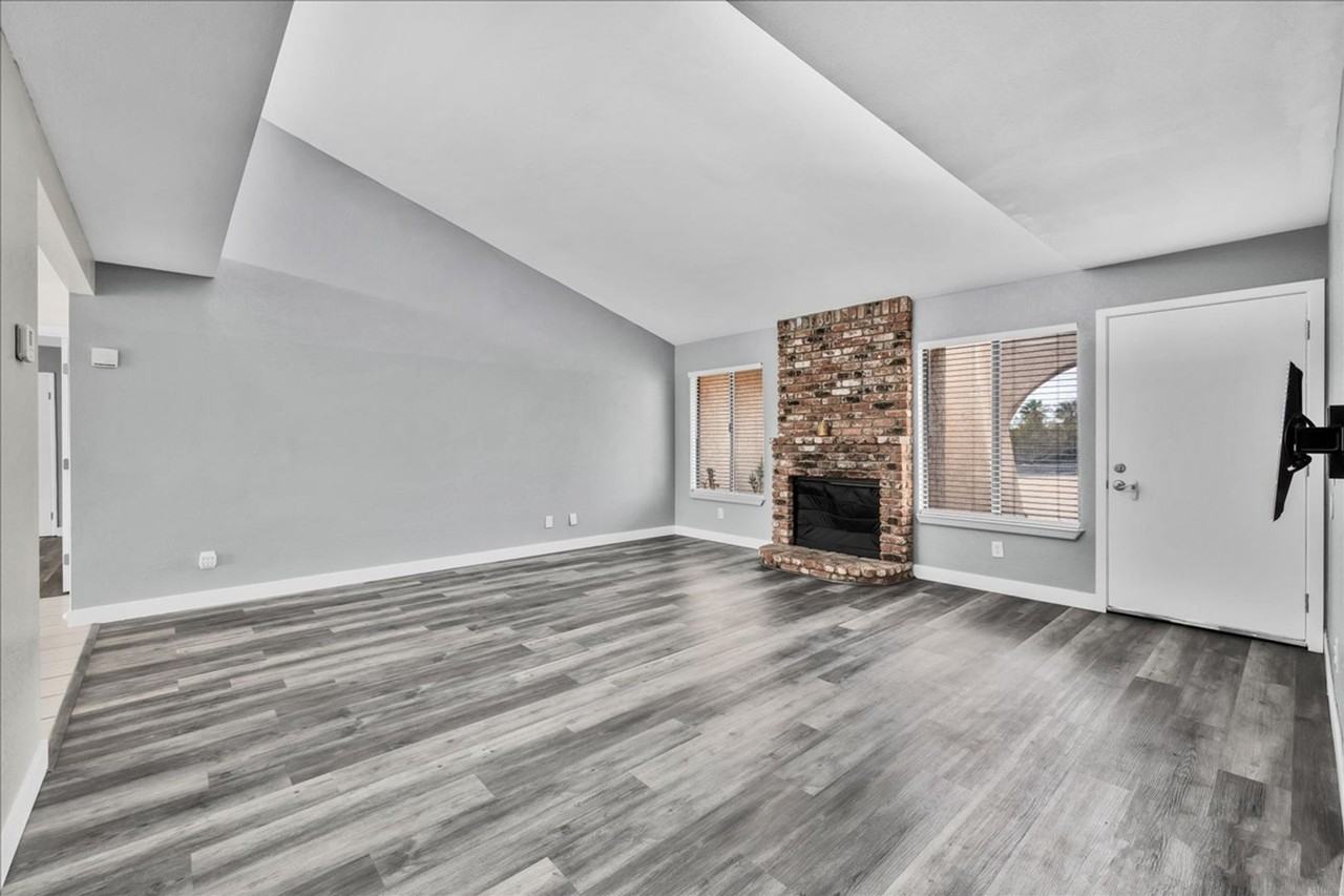 6776 Quail Spring Ave - Photo 3 of 28