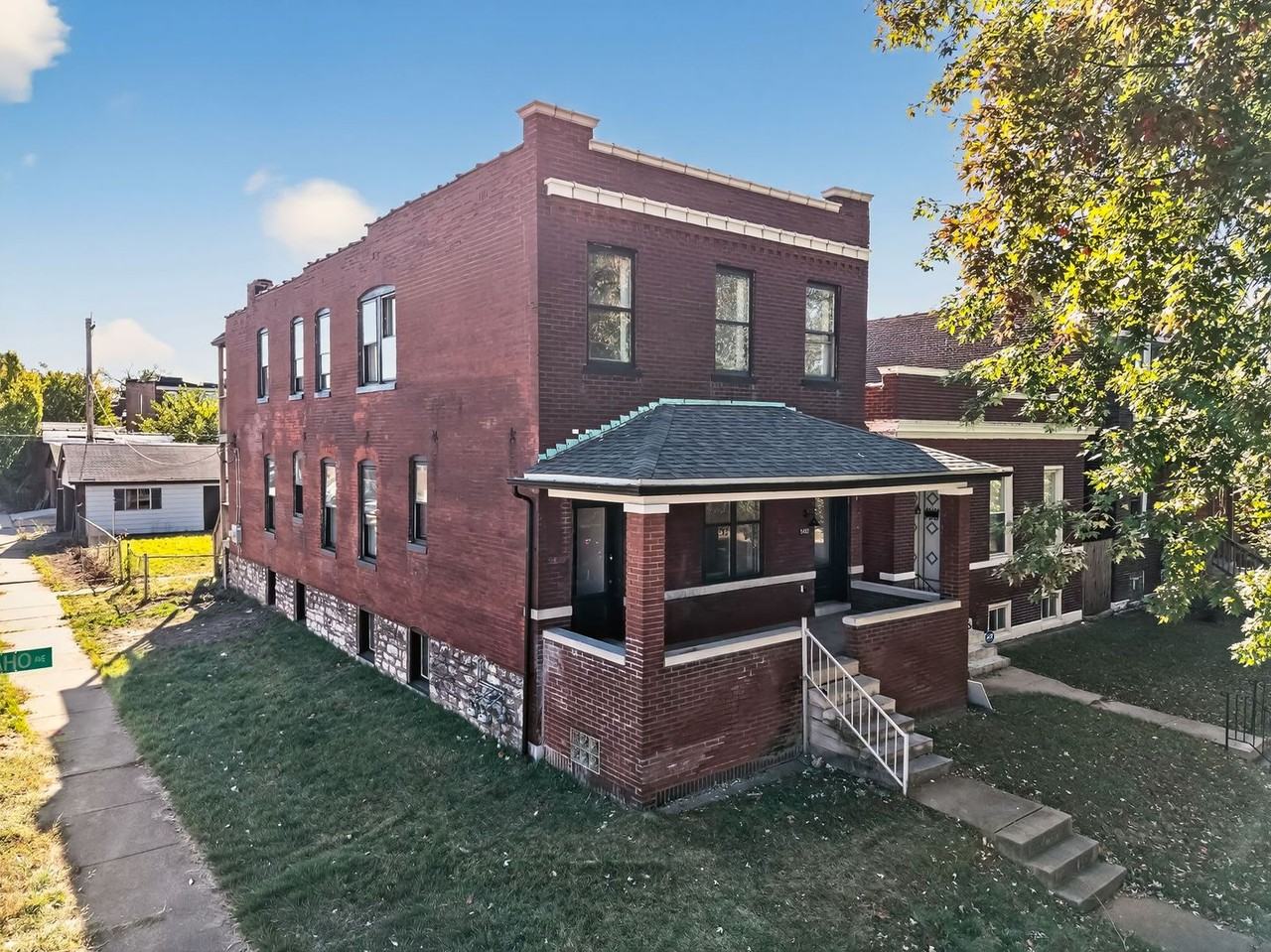 5402 Idaho Ave - Photo 3 of 26