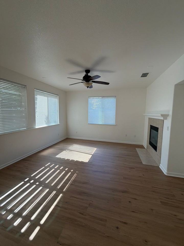 340 Chango Cir - Photo 2 of 24