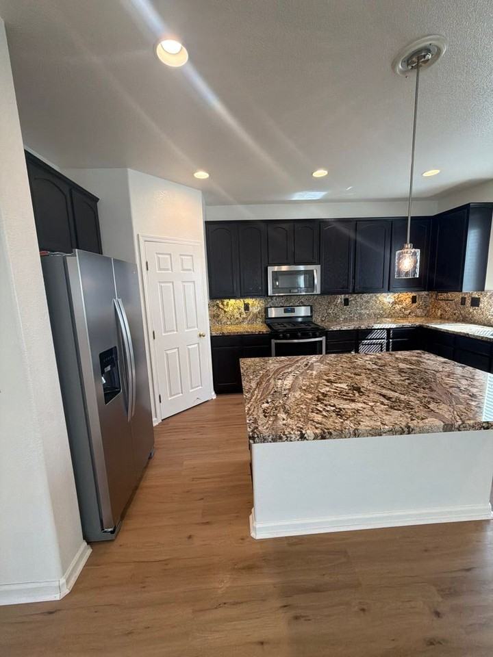 340 Chango Cir - Photo 3 of 24