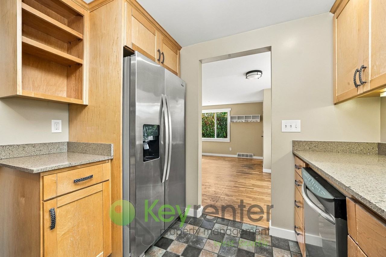 11460 21st Ave Sw - Photo 4 of 26