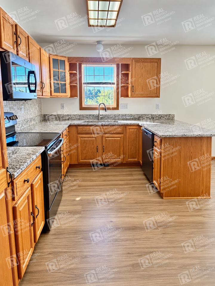 8735 E 124th Pl - Photo 3 of 12