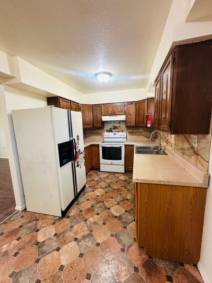 4152 S Oscar Anderson Rd - Photo 3 of 16