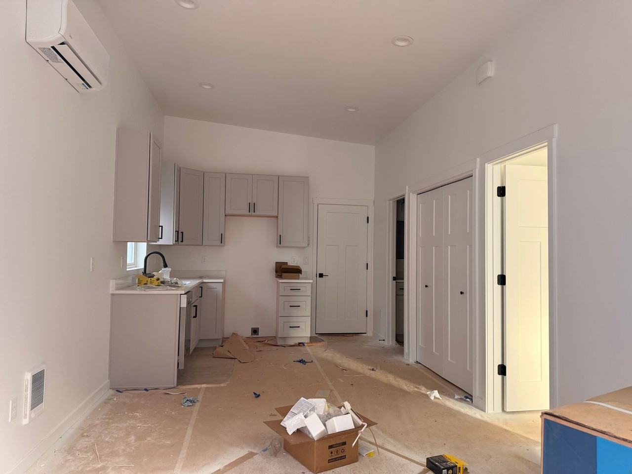908 E Hastings Ave - Photo 3 of 11