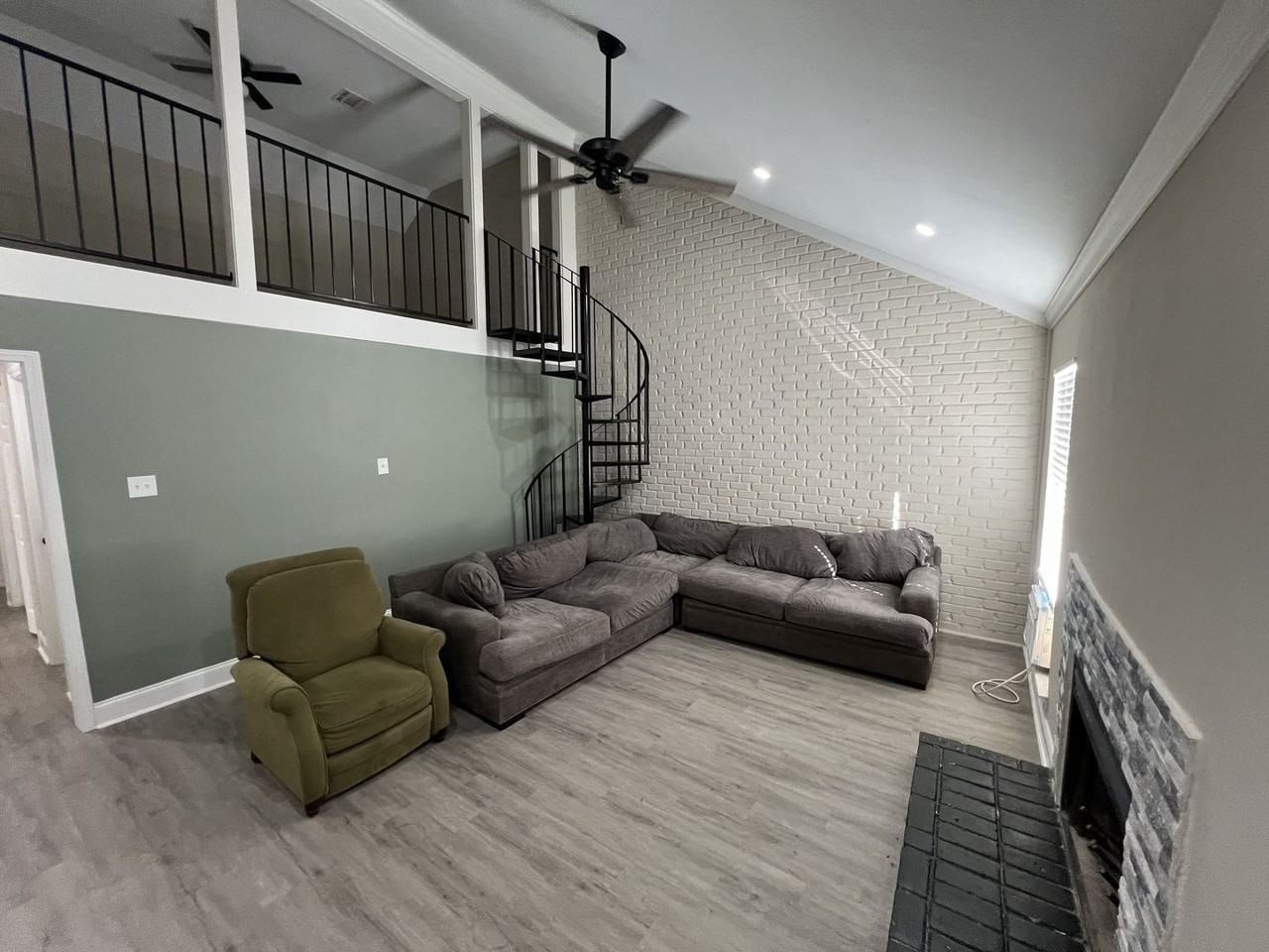 8724 Pecan Tree Dr - Photo 3 of 34