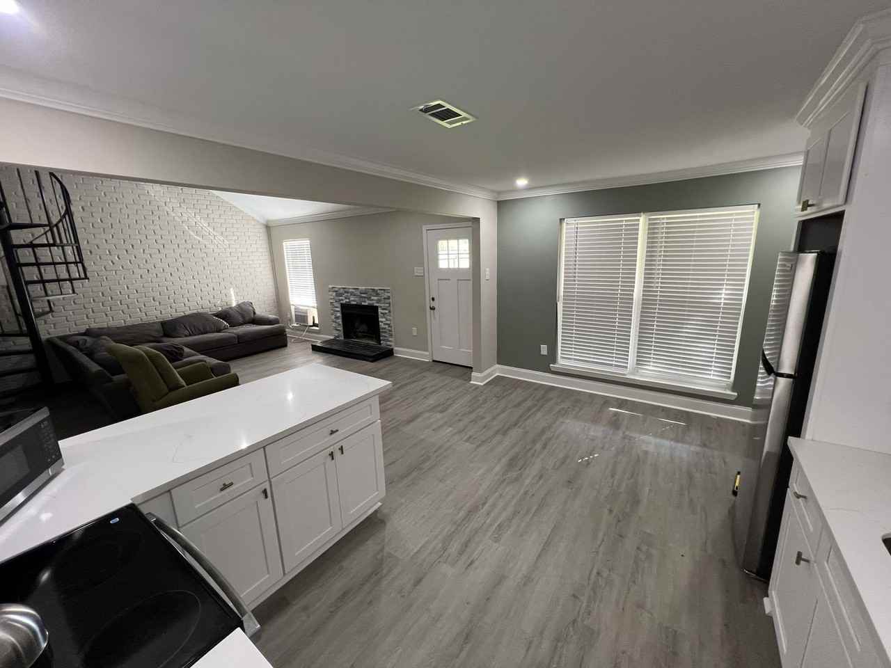 8724 Pecan Tree Dr - Photo 6 of 34