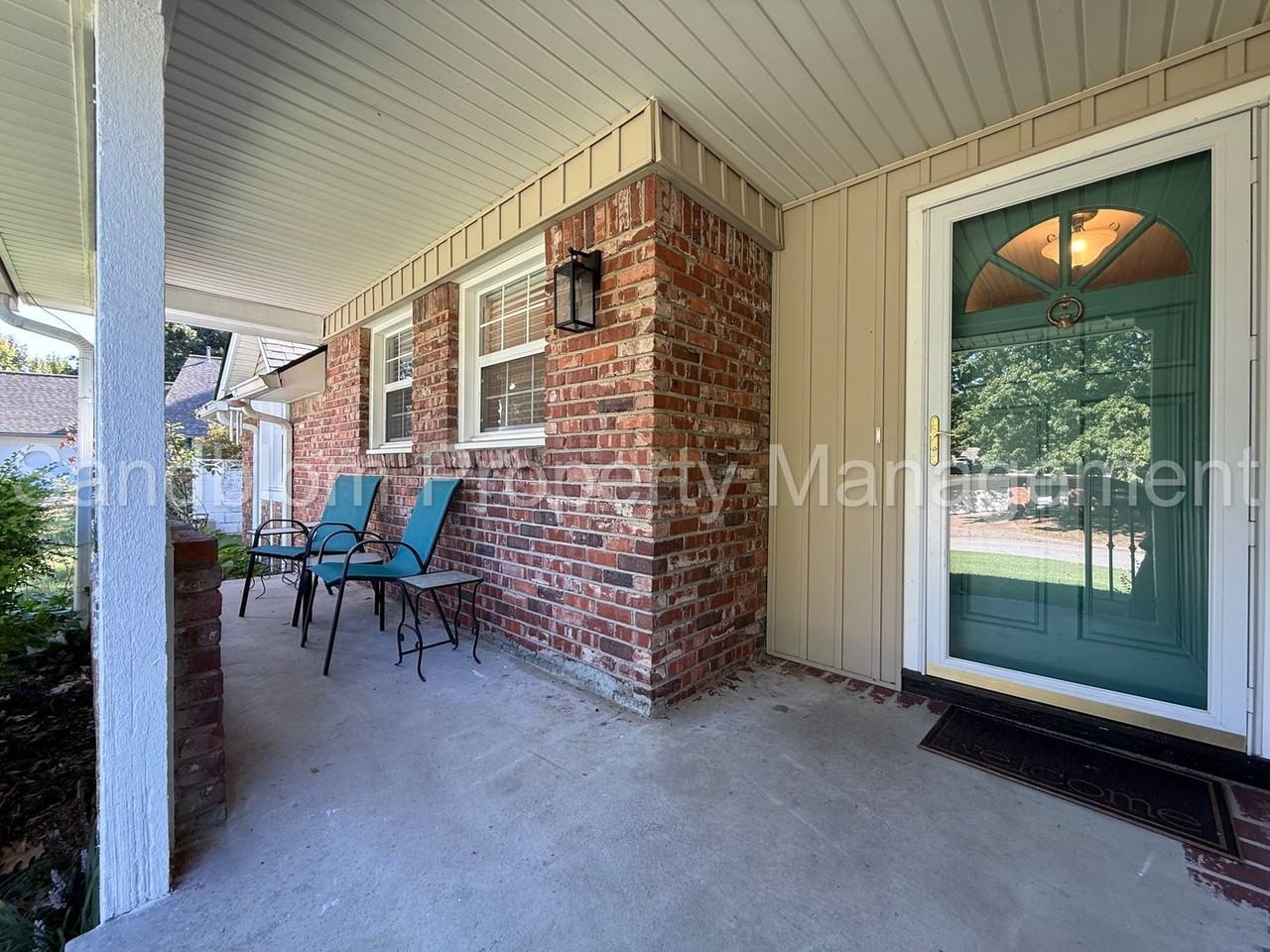 5508 E 38th St - Photo 3 of 32