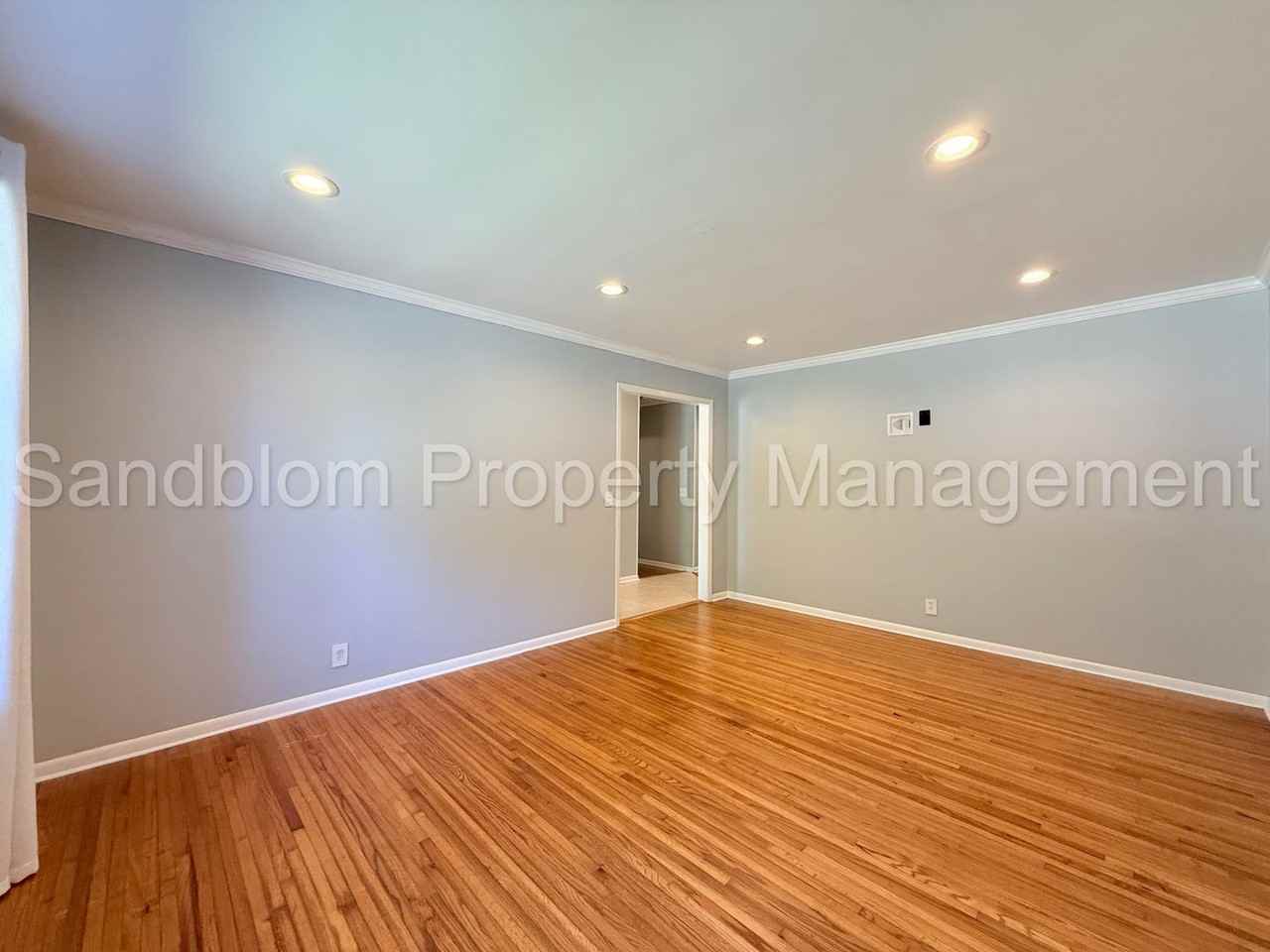 5508 E 38th St - Photo 5 of 32