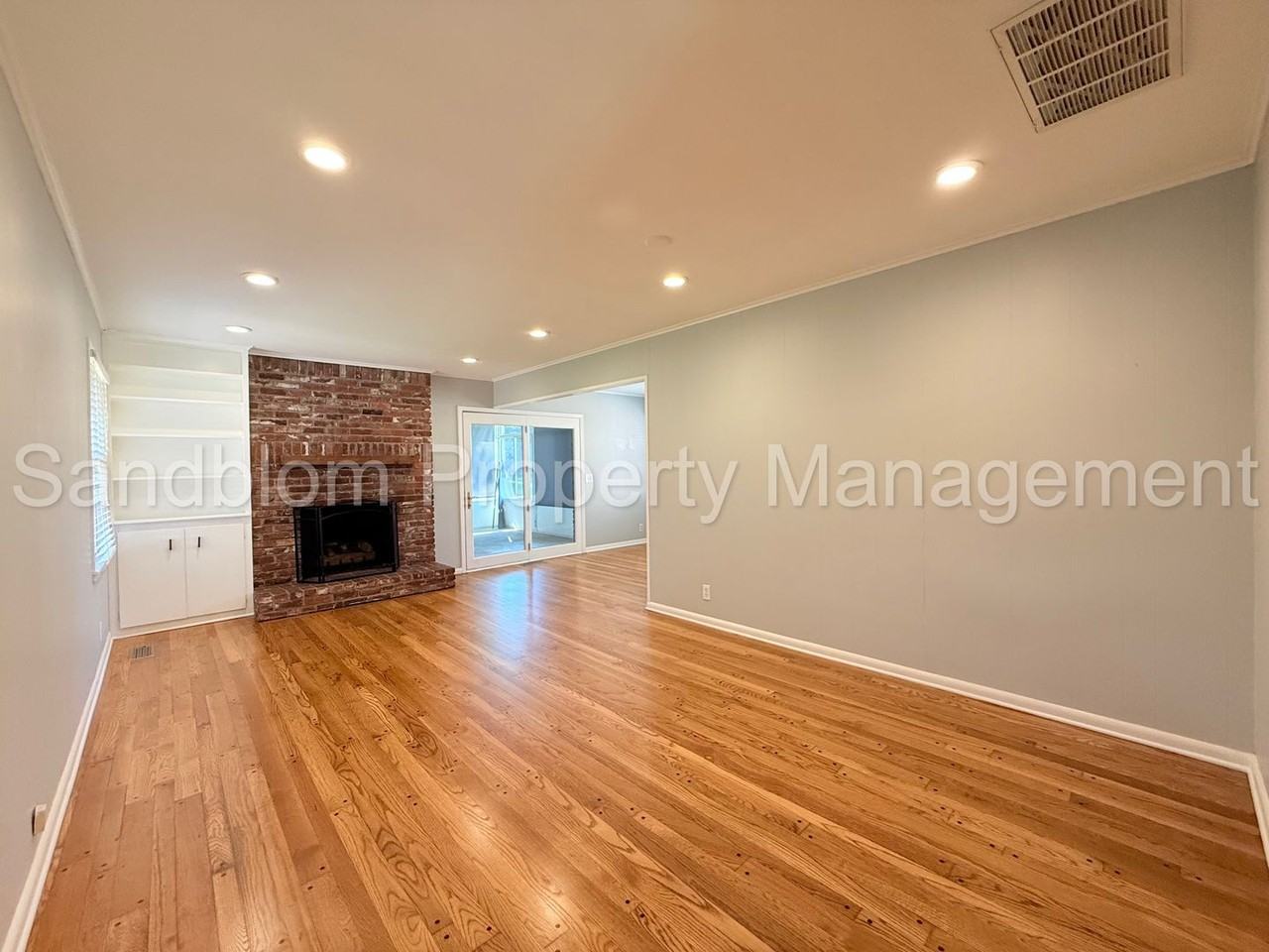 5508 E 38th St - Photo 6 of 32