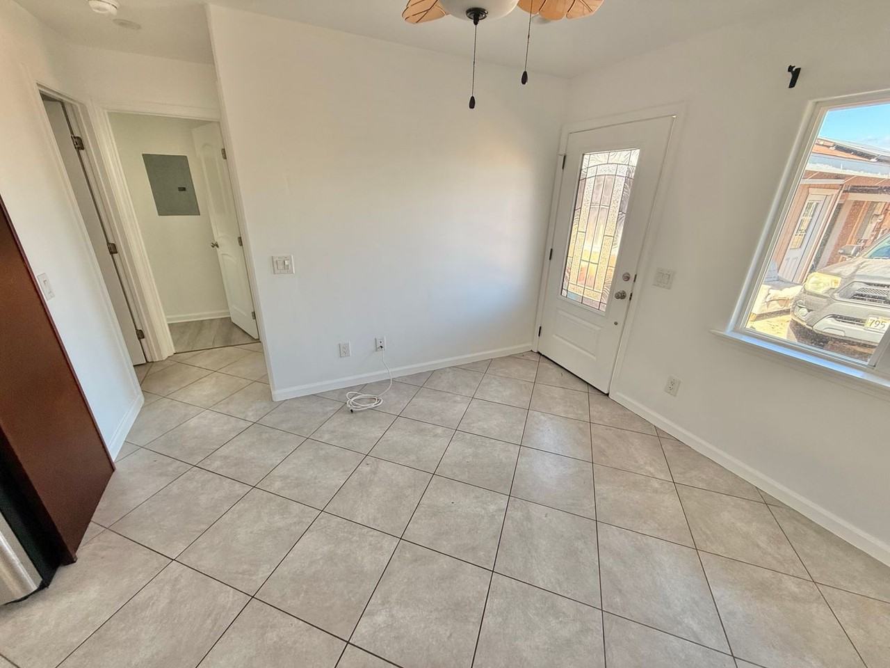 330 S Puunene Ave - Photo 3 of 8