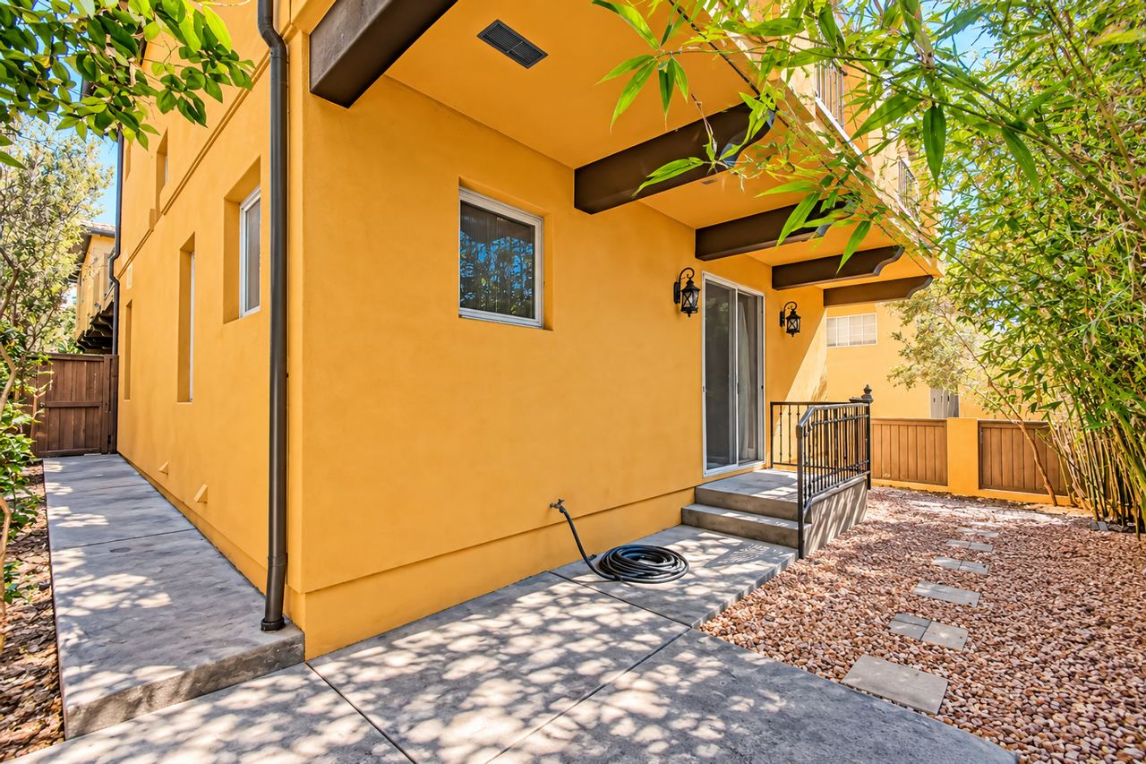 819 N Juanita Ave #B - Photo 4 of 41