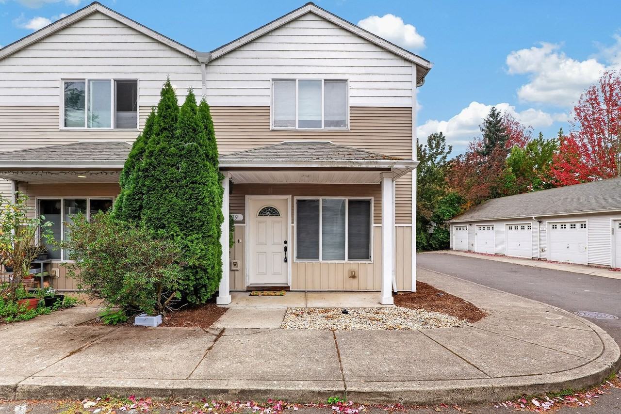 719 Se 148th Ave #A - Photo 2 of 19