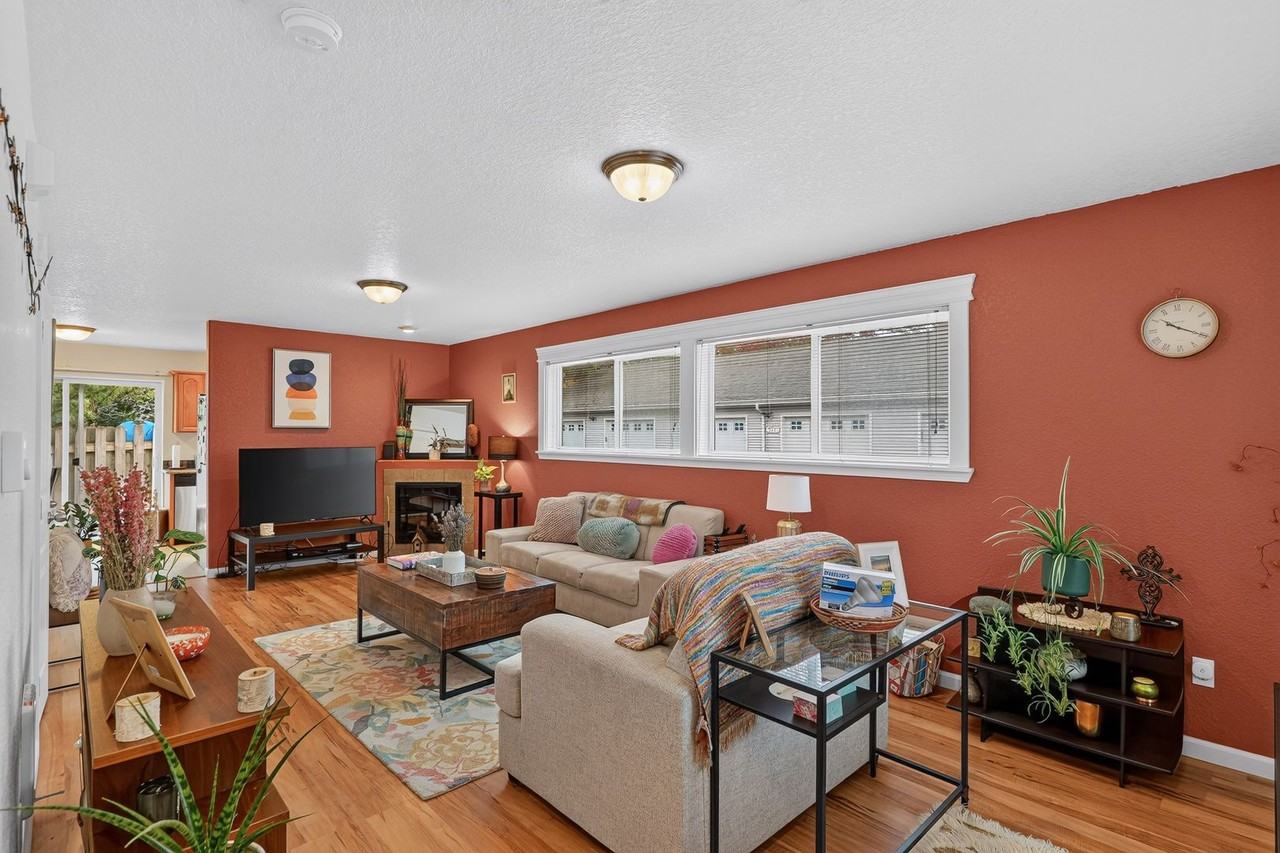 719 Se 148th Ave #A - Photo 3 of 19