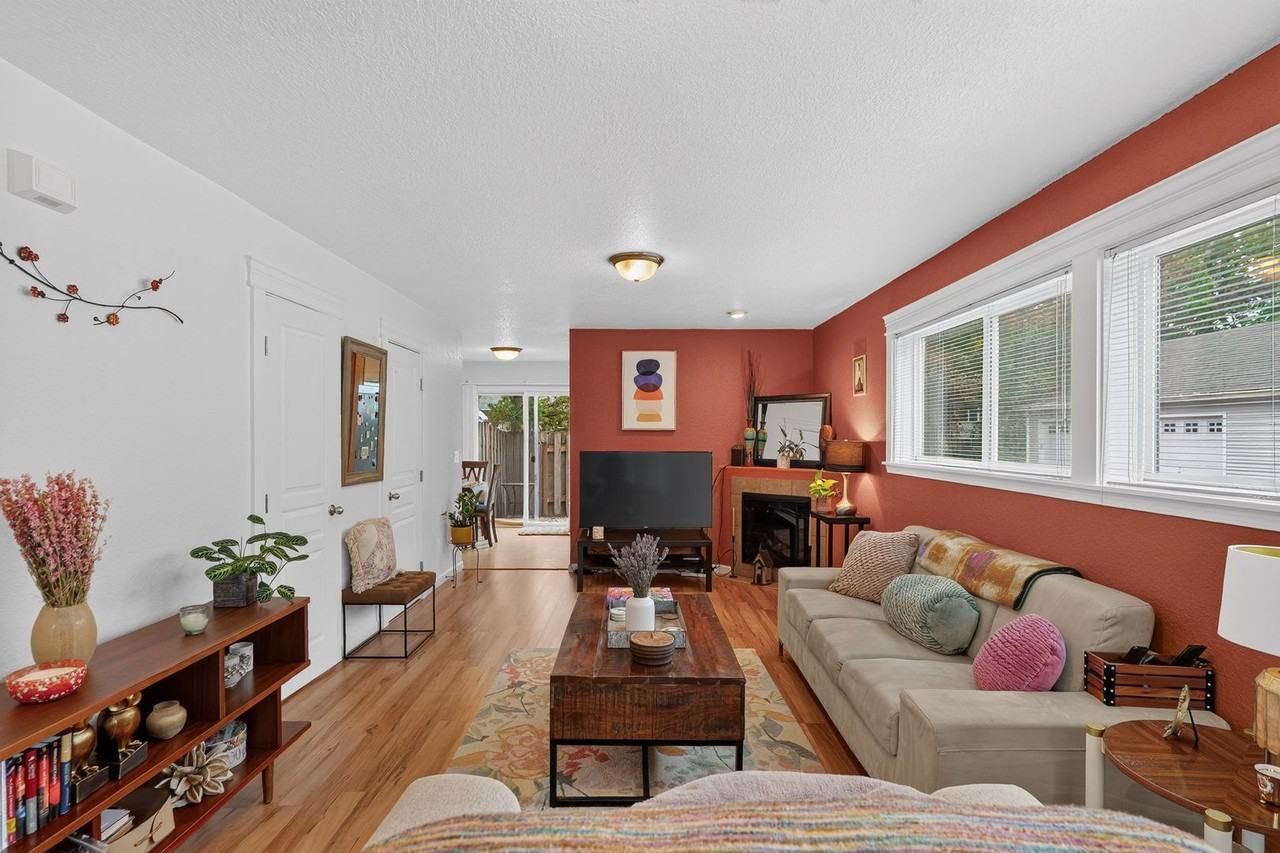 719 Se 148th Ave #A - Photo 4 of 19