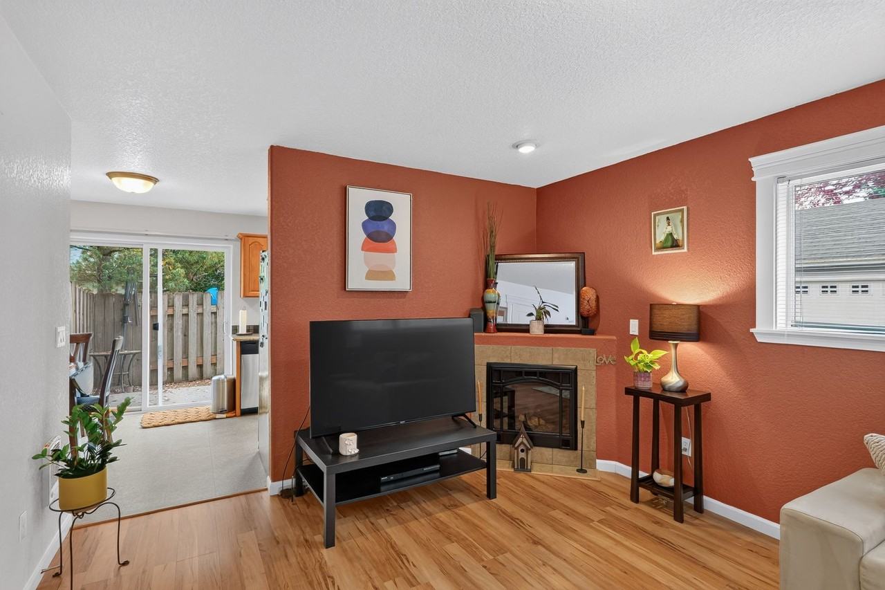 719 Se 148th Ave #A - Photo 7 of 19