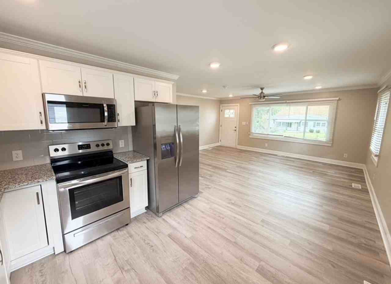 3047 Forrester St - Photo 3 of 16
